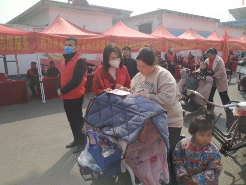 学雷锋 践“食”尚｜临沂市河东区市场监管局开展食品安全“你点我检”志愿服务活动403.png