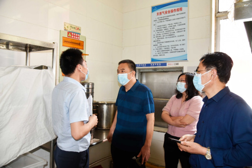 护航中高考 兰山区市场监管局联合区教体局开展考点学校食品卫生安全专项检查(2)134.png