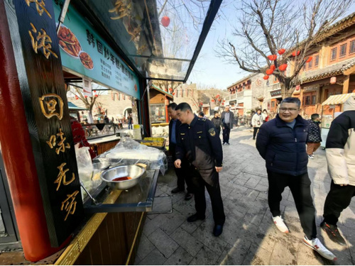 临沂河东区市场监管局：春节监管不断档 食安守护不打烊345.png