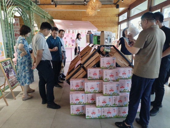 青岛西海岸新区市场监管局联合开展“铭记历史、砥砺前行”主题党日活动（宣传） - 副本722.png