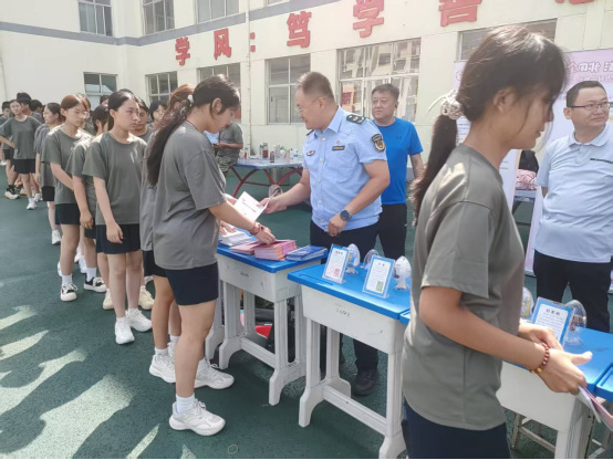 临沂市河东区市场监管局组织开展“党员同做一件事”活动481.png 临沂市河东区市场监管局组织开展“党员同做一件事”活动481.png