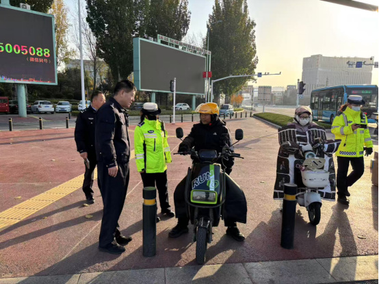 临沂市河东区网约配送行业党委开展道路交通安全现场协商交流活动337.png 临沂市河东区网约配送行业党委开展道路交通安全现场协商交流活动337.png